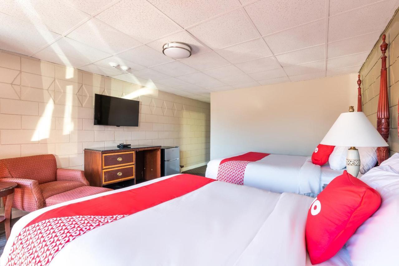 Oyo Hotel Malden Ma Broadway Exterior photo