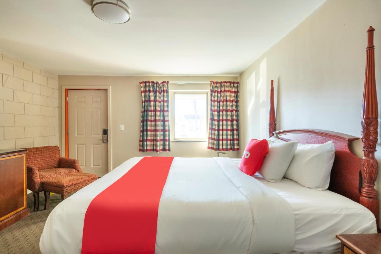 Oyo Hotel Malden Ma Broadway Exterior photo