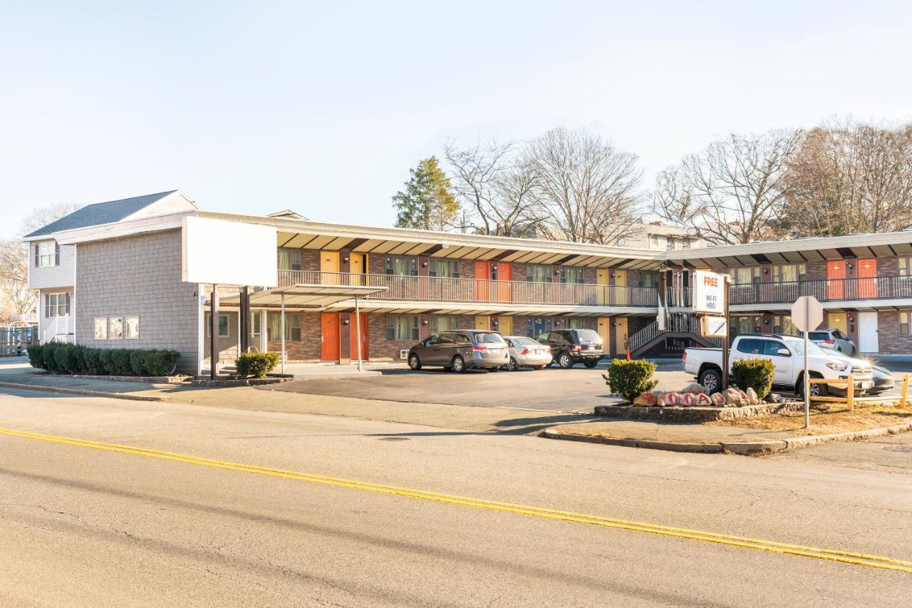 Oyo Hotel Malden Ma Broadway Exterior photo