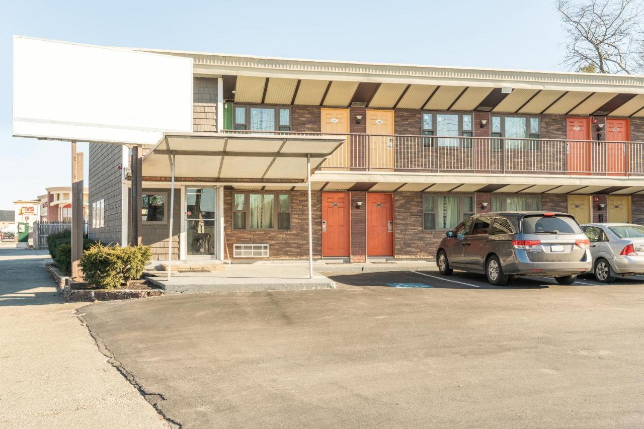 Oyo Hotel Malden Ma Broadway Exterior photo
