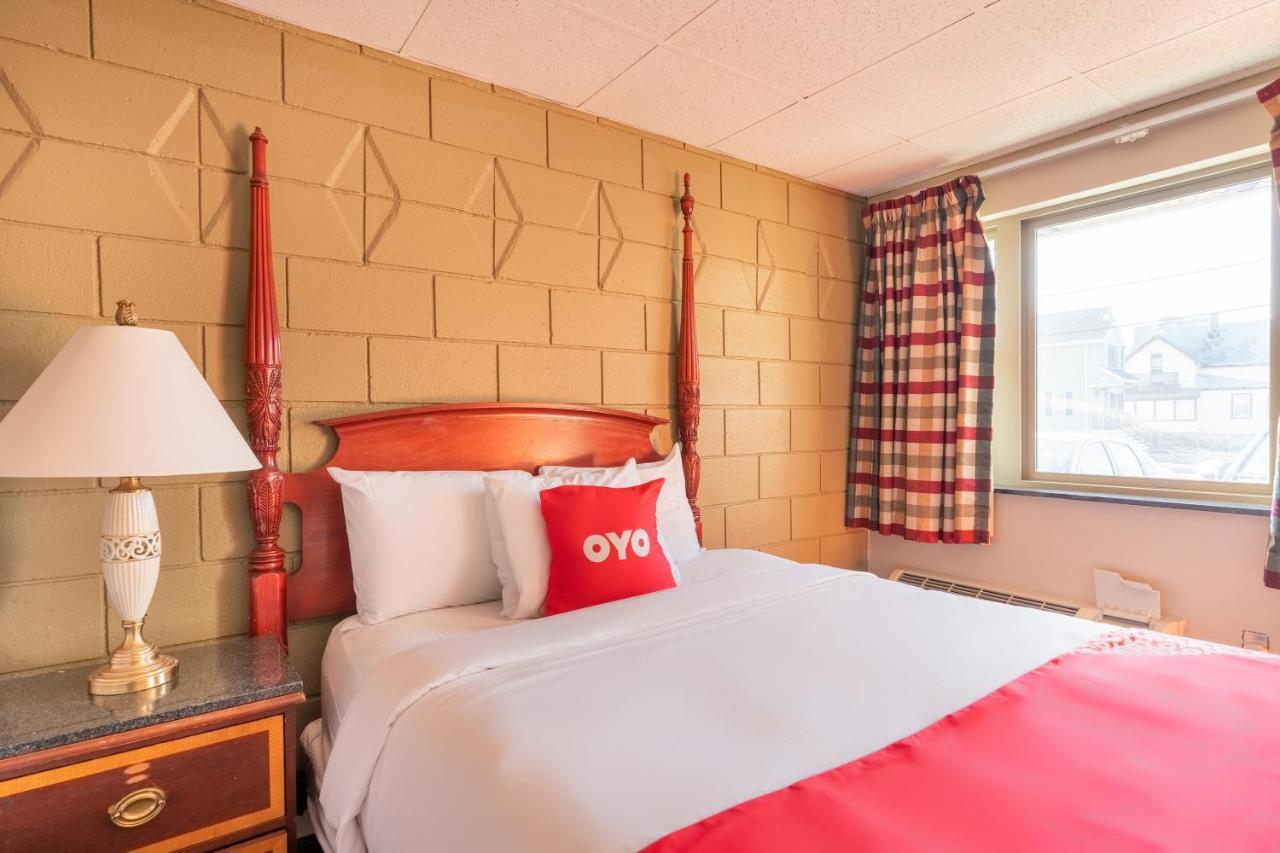 Oyo Hotel Malden Ma Broadway Exterior photo